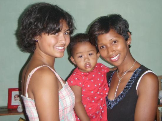Valérie, Christina sy Nelly